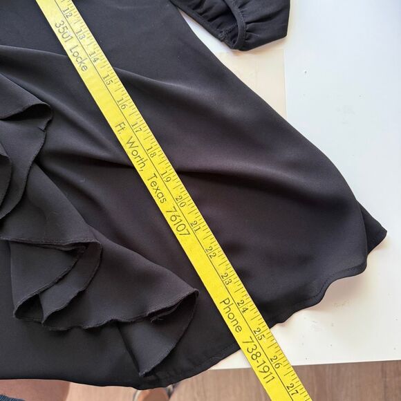 Black V-neck and large front bow, Blouse - Picture 4 of 7